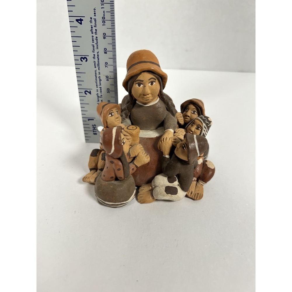 Peru Storyteller Whistle Mother Gathering with 5 Children Clay Art Sculpture - Picture 6 of 7